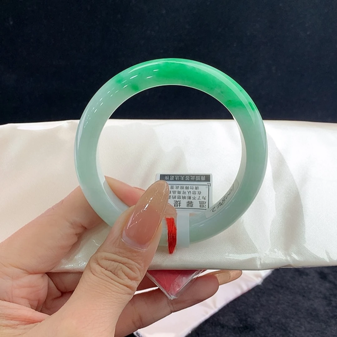 【闪购商品】未镶嵌手镯翡翠正57