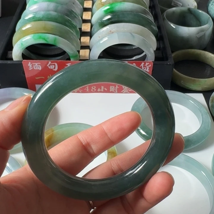 翡翠手镯未镶嵌缅甸天然翡翠手镯A货54.6圆条微瑕