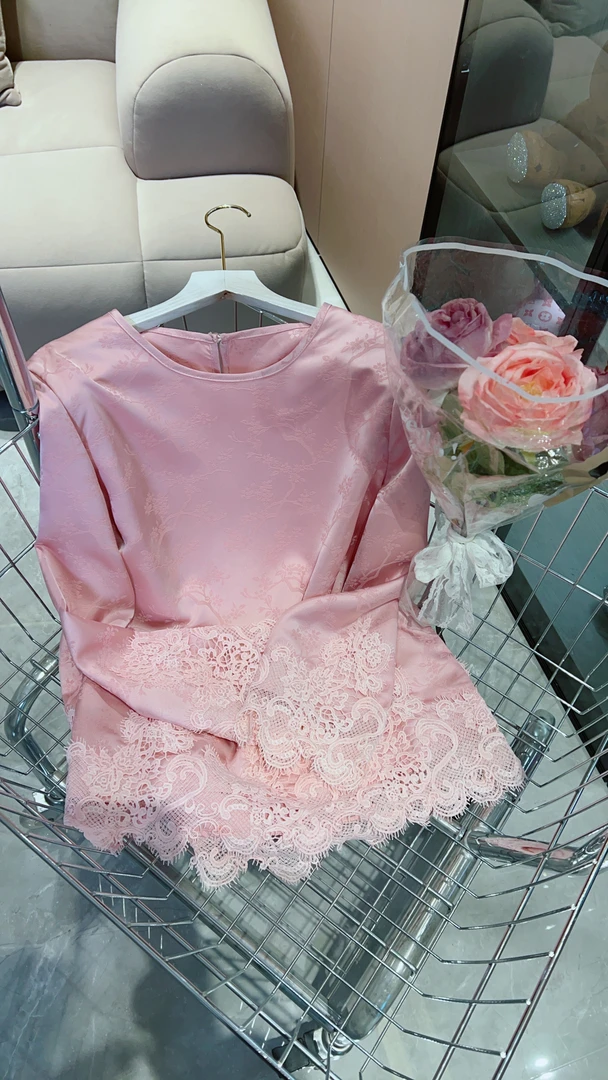 SS.studio/双双“枝头蔓延”春款提花立体拼接蕾丝设计上衣衬衣