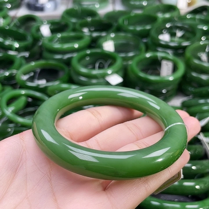 未镶嵌手镯和田玉（碧玉）