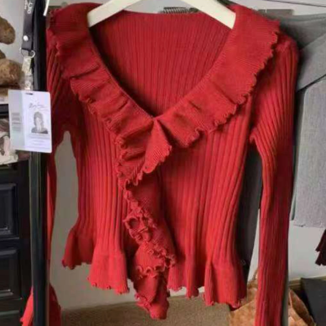 法式温柔风荷叶边V领针织衫女秋冬设计感修身显瘦别致上衣1008