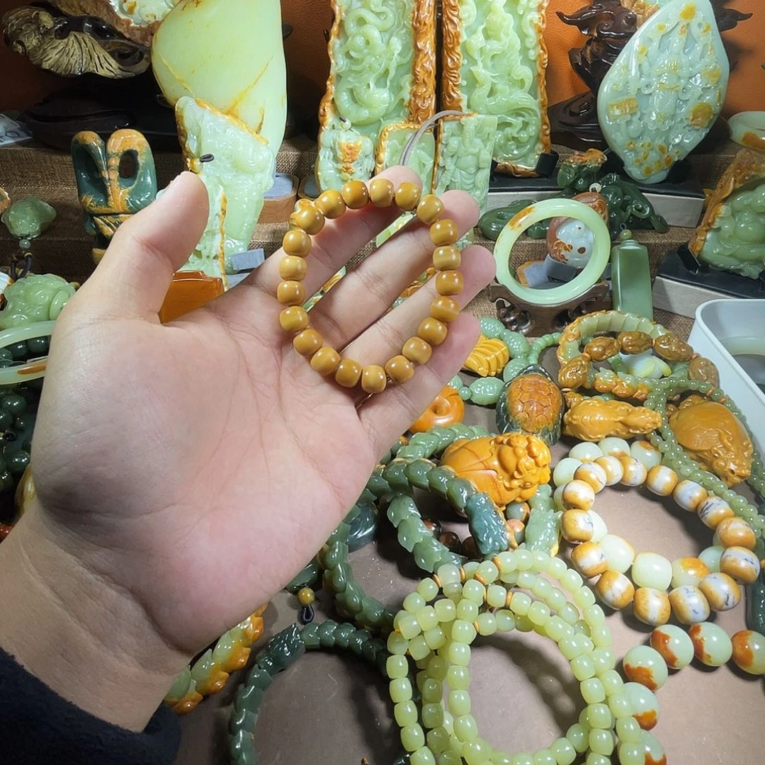 透闪石质玉未镶嵌珠宝奇石