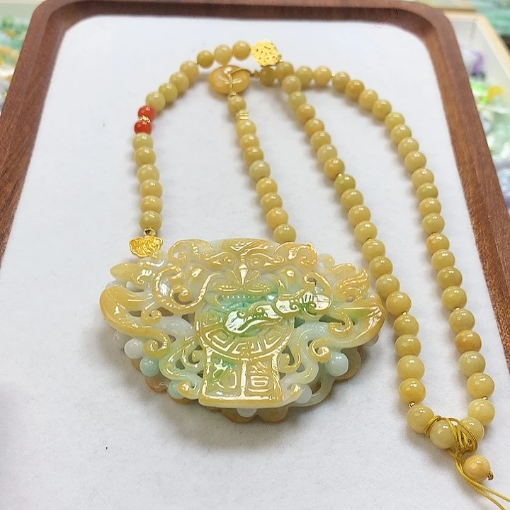 翡翠颈饰未镶嵌吊坠