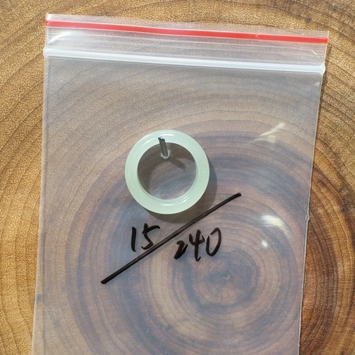 ****a和田玉（糖玉）未镶嵌颈饰