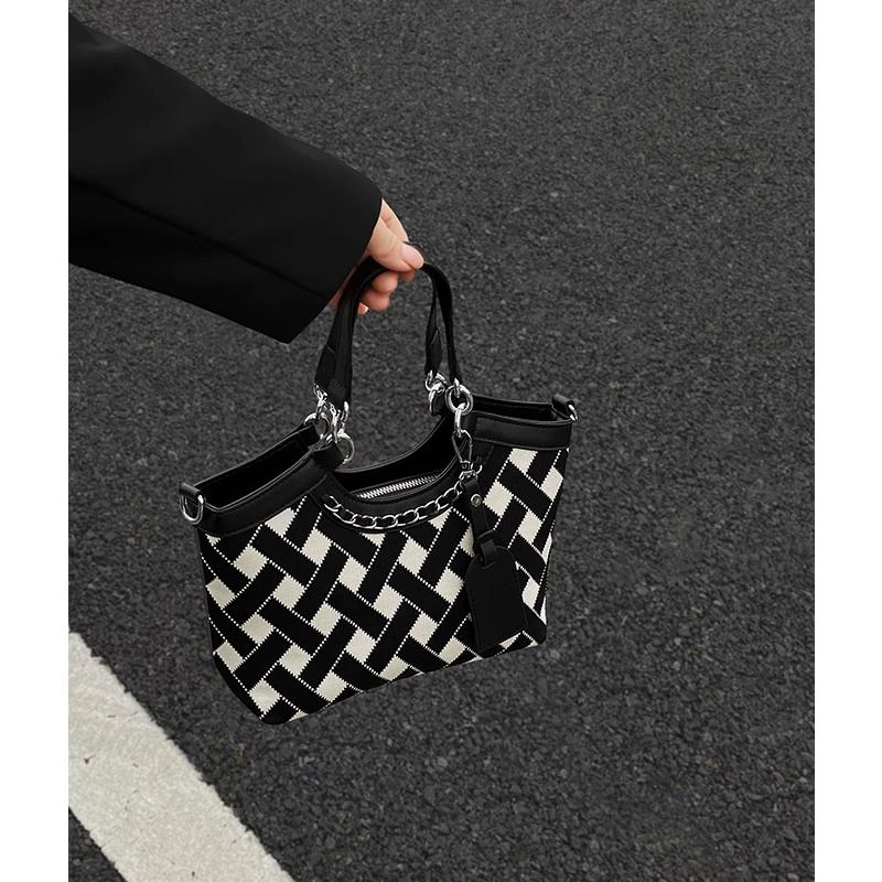 CHEVIOS KOIRH今年流行爆款包包水桶包大容量2025新款复古百搭斜