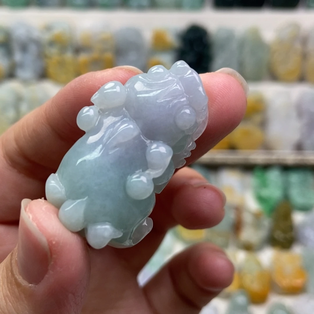 翡翠吊坠(赠链)未镶嵌