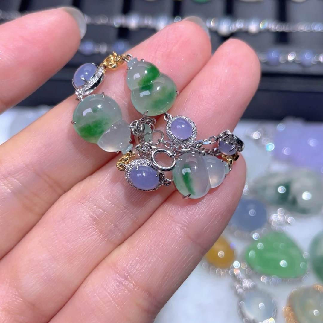 颈饰18K金镶嵌翡翠鱼**水翡翠