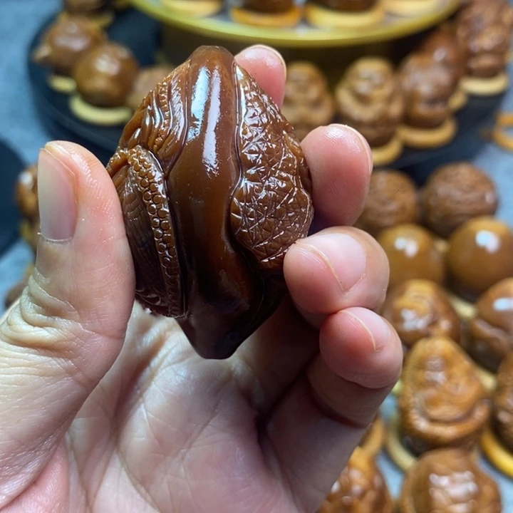 【闪购商品】香榧木橄榄核雕刻三面