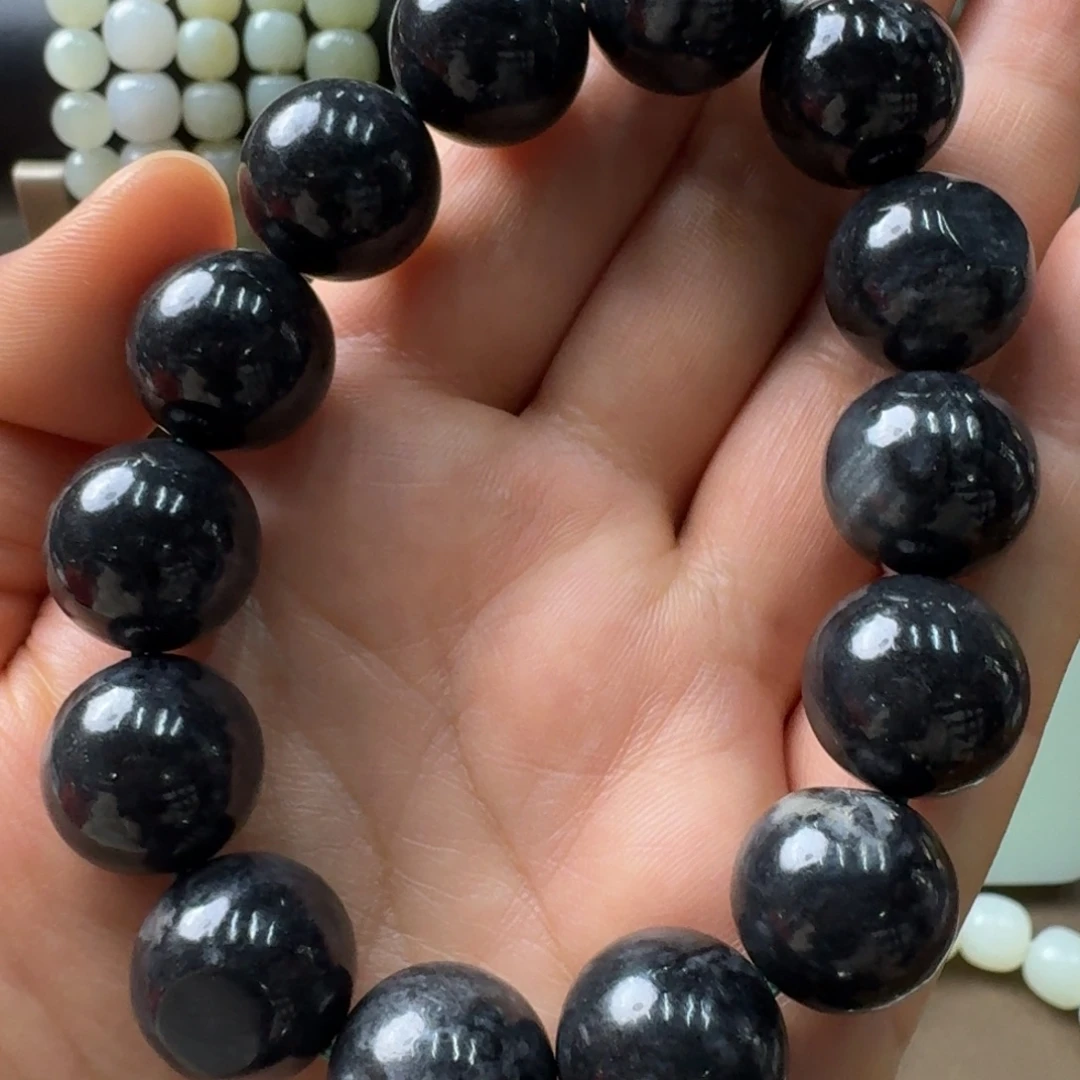 和田玉未镶嵌手串