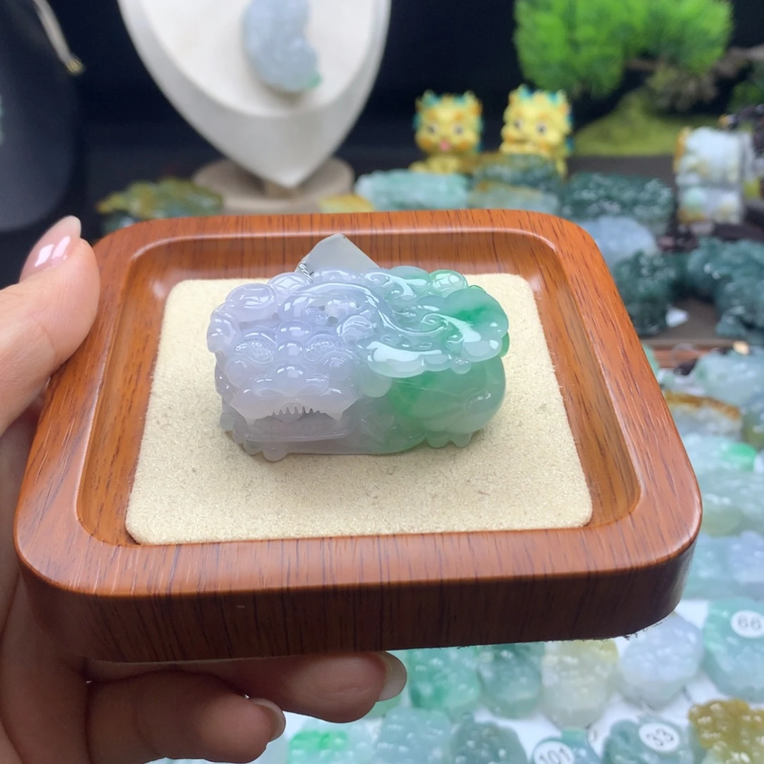 翡翠未镶嵌颈饰45