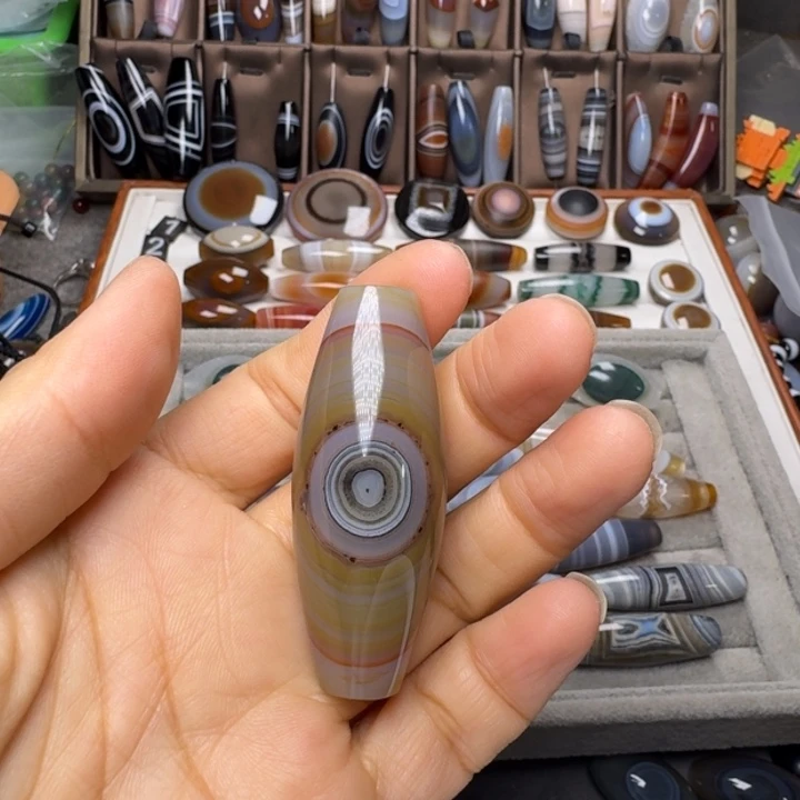 龍***馆玛瑙/玉髓未镶嵌颈饰