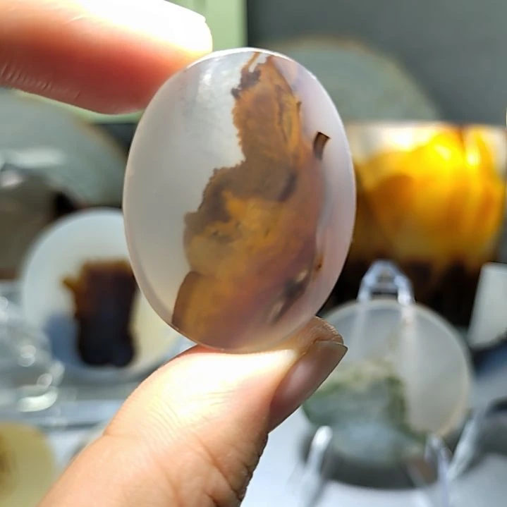 玛瑙/玉髓未镶嵌吊坠挂牌石头人