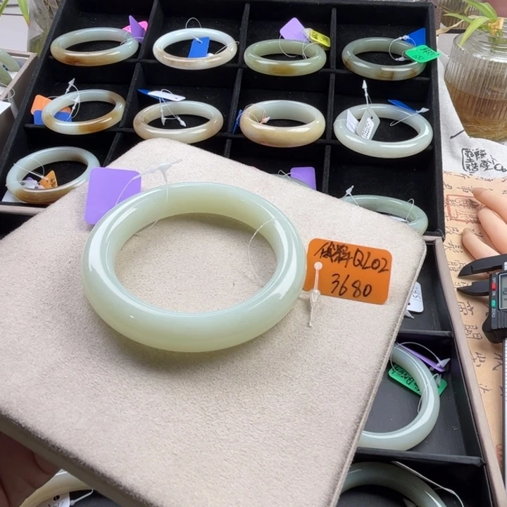 未镶嵌手镯和田玉玲珑美镯56