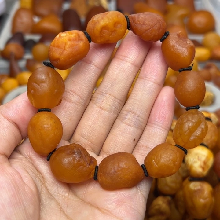琥珀未镶嵌颈饰天然蜜蜡