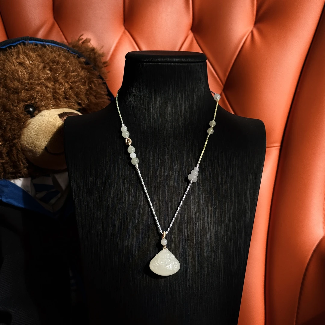 壹屿珠宝 2126 和田玉典藏财神颈饰