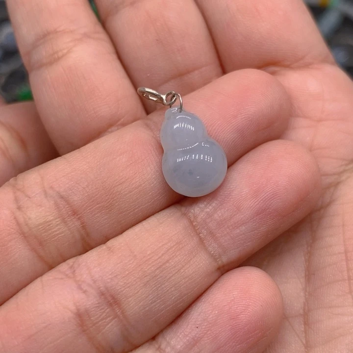 翡翠未镶嵌颈饰我在