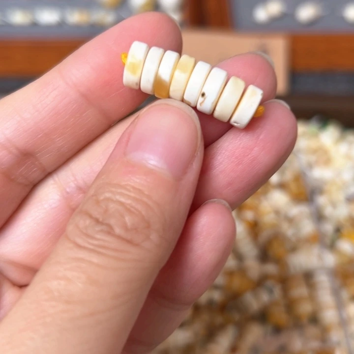 蜜蜡未镶嵌裸石8.8mm一组