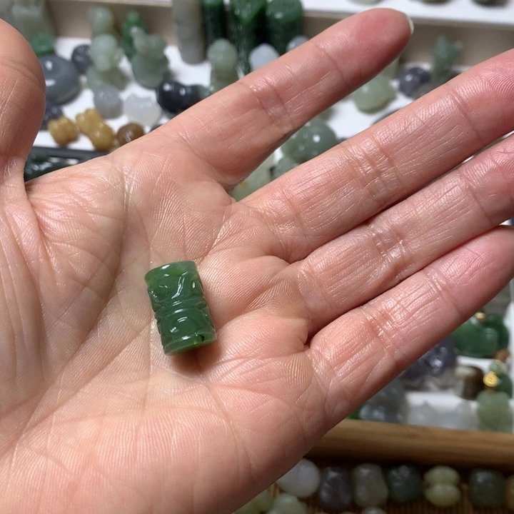 和田玉（糖玉）未镶嵌珠宝奇石