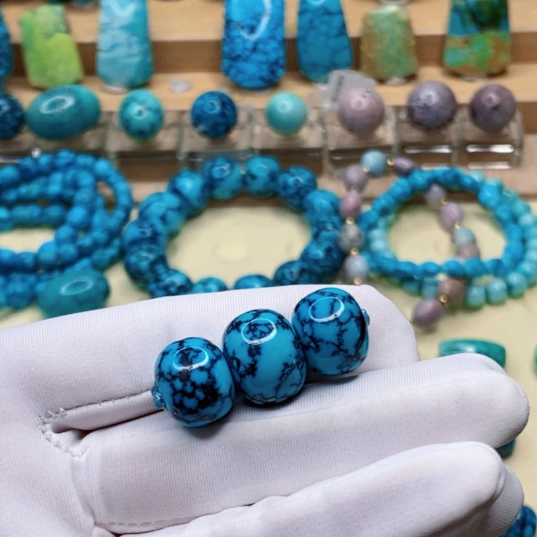 绿松石未镶嵌珠宝奇石