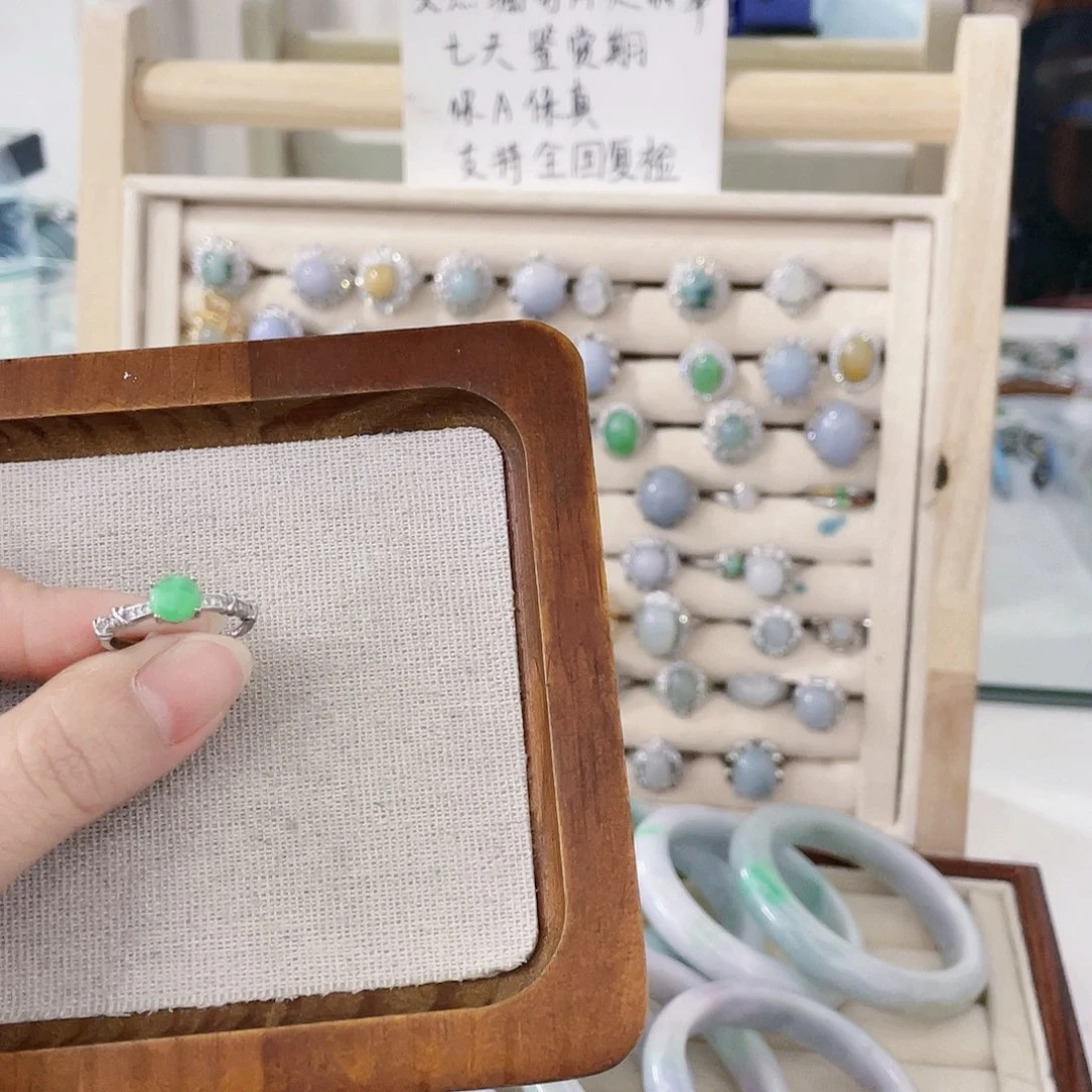 颈饰未镶嵌翡翠天然翡翠Ａ货