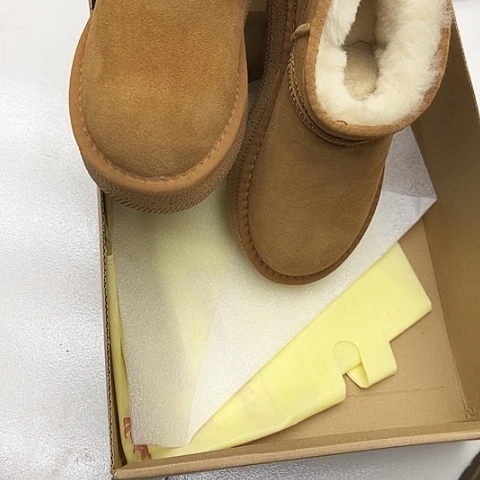 女士35码皮毛一体鞋瑕疵款雪地靴