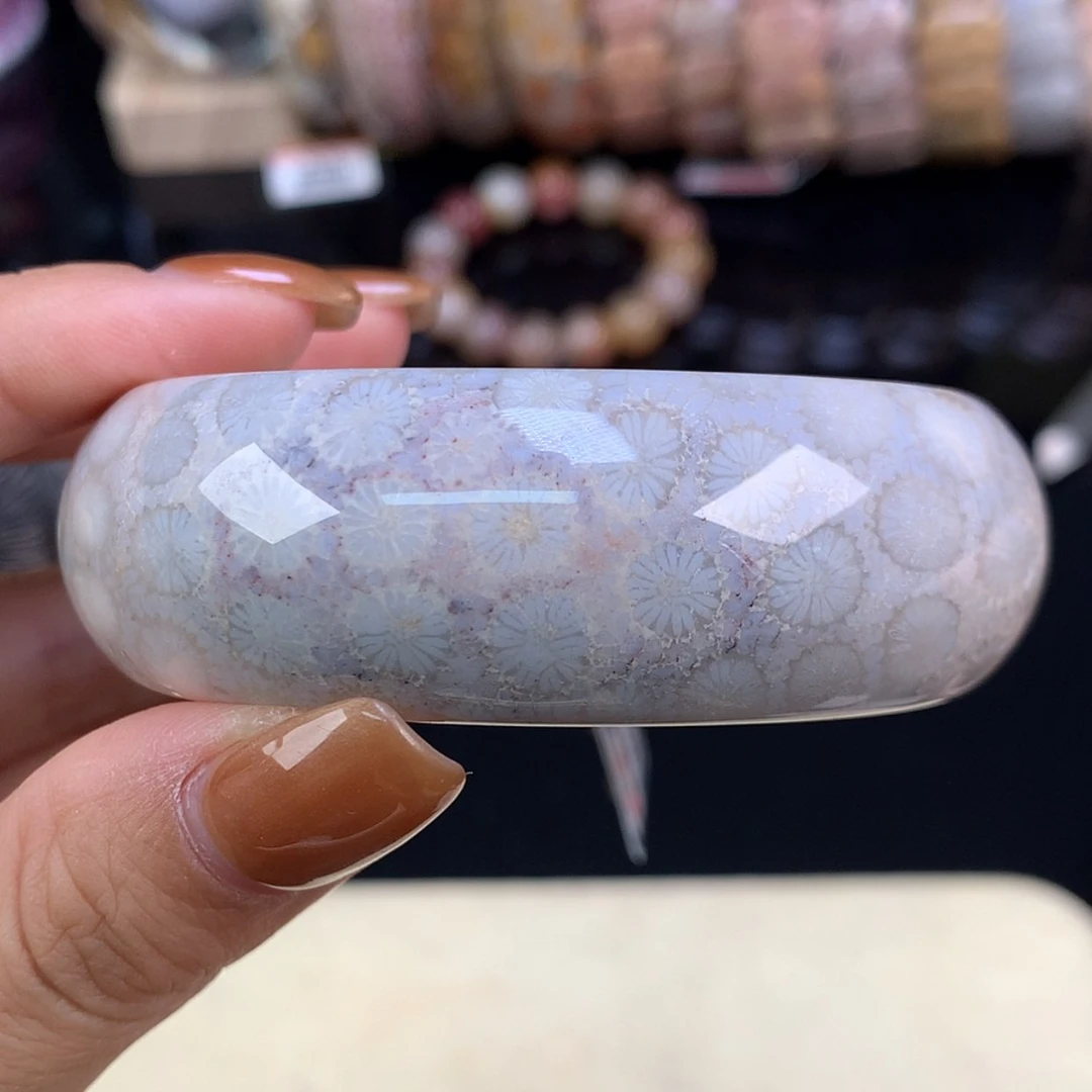 【闪购商品】颈饰未镶嵌硅化珊瑚（珊瑚玉）上新手镯55.9（42号）