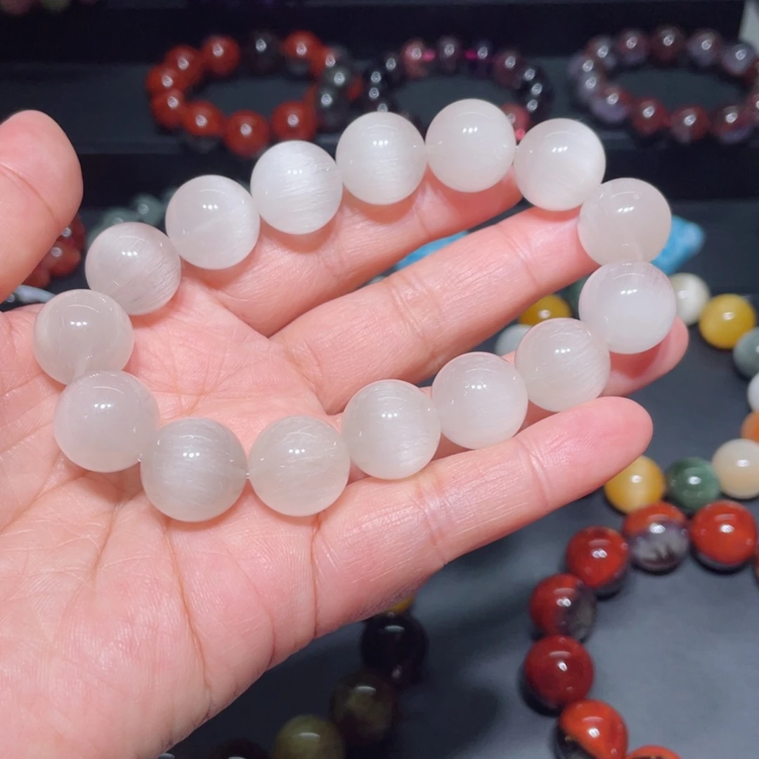 水晶手链未镶嵌小**兔毛手链，73.36