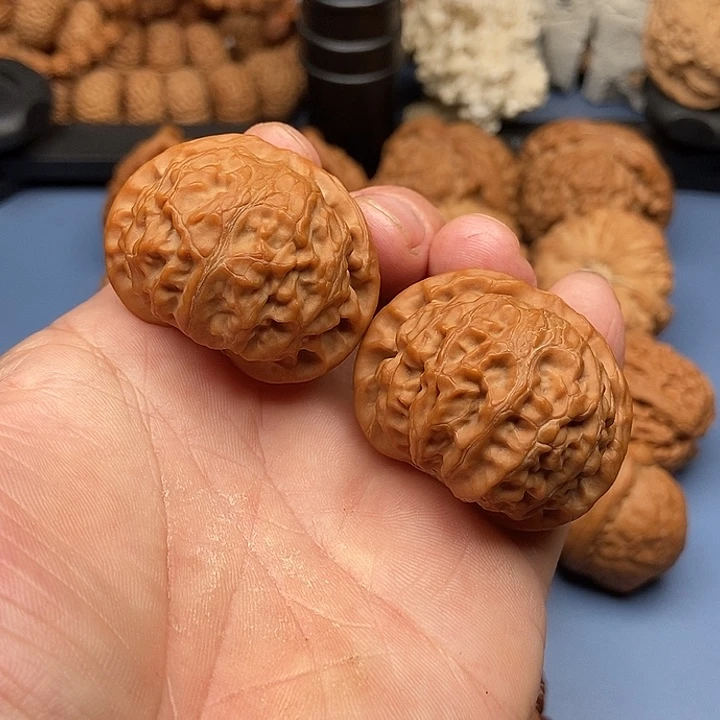 薪***逸文玩核桃把件宫灯