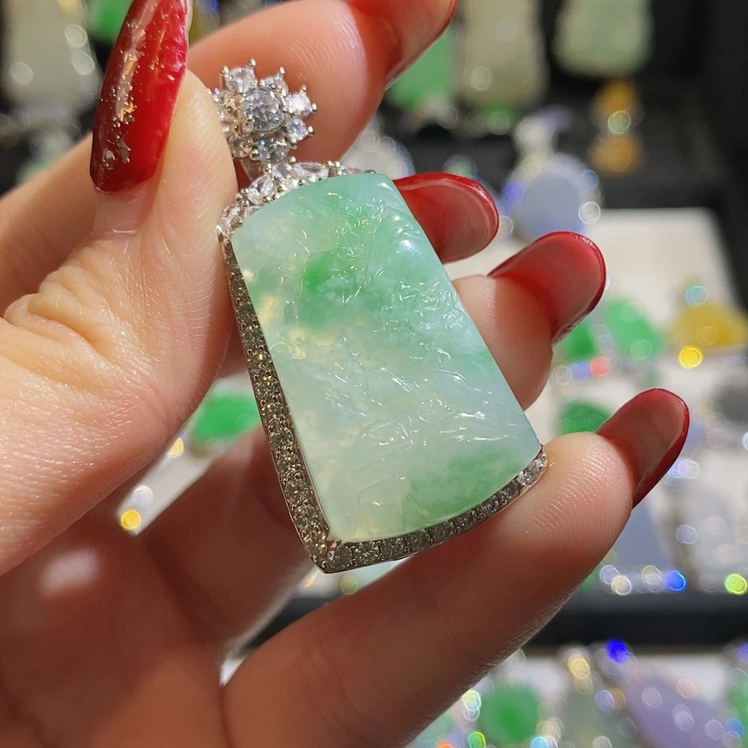 翡翠颈饰银S925镶嵌天然翡翠