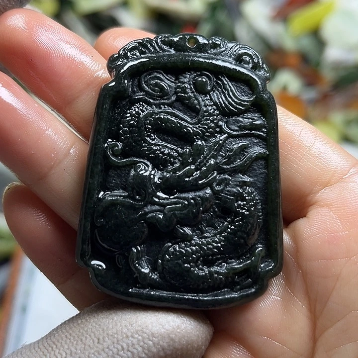 未镶嵌透闪石质玉珠宝奇石