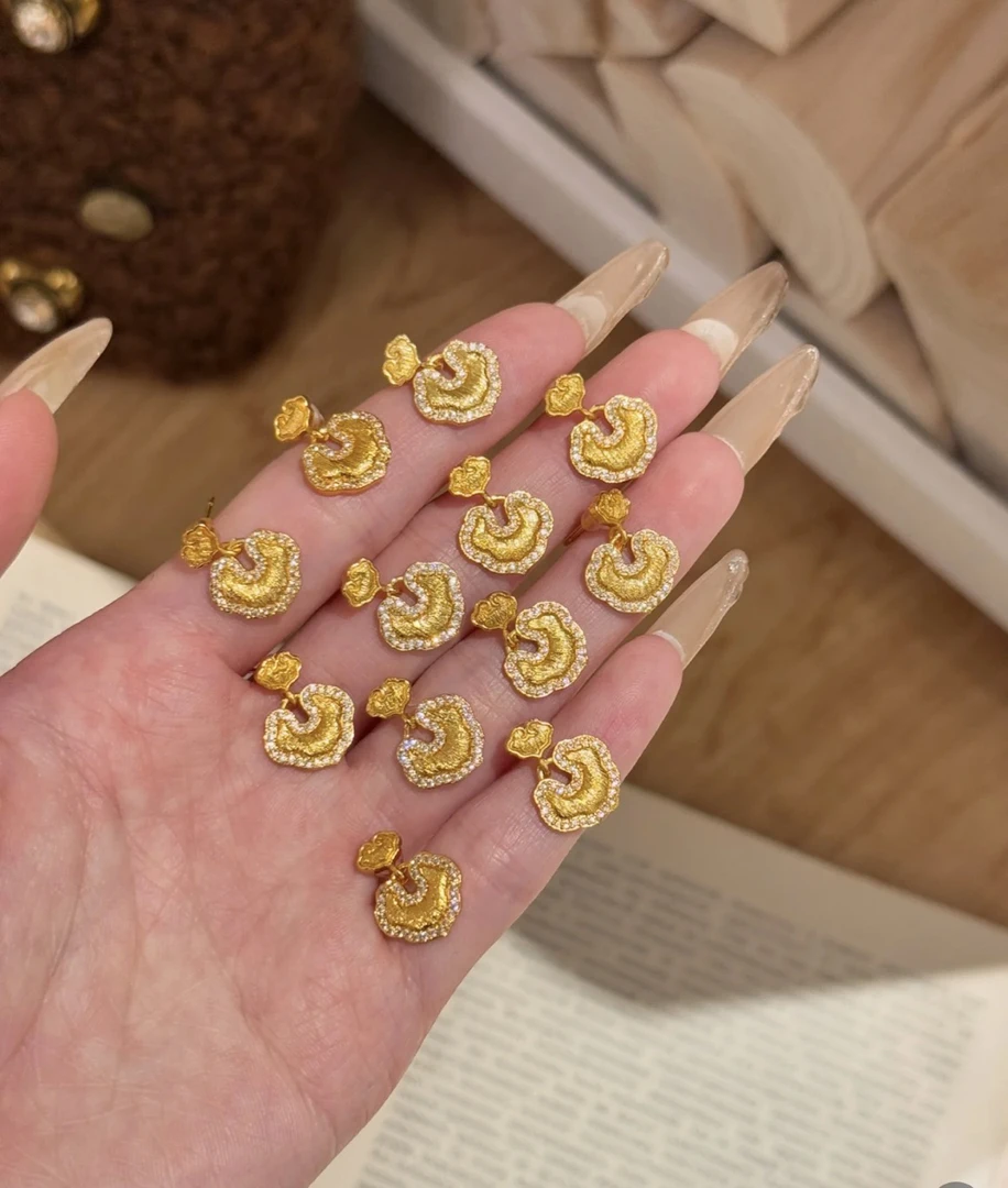 钛钢耳饰 祥云时尚百搭气质简约精美耳钉