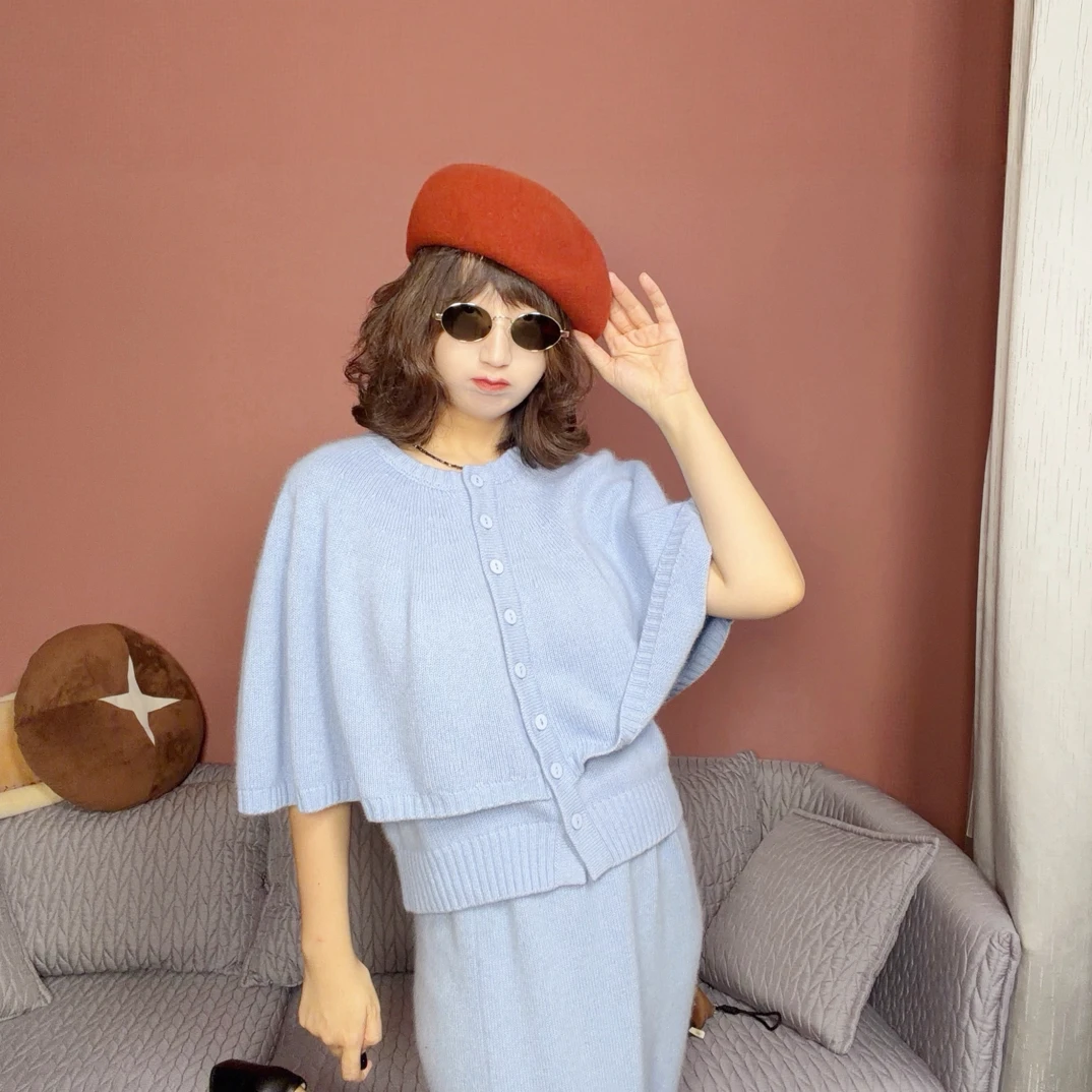 梦丽雅法式纽扣披肩羊绒衫/宽松小香风气质针织内搭