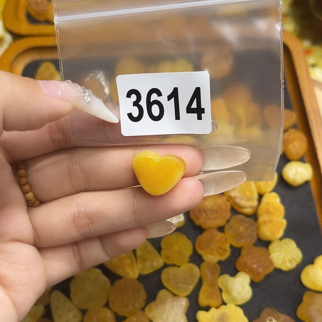 琥珀未镶嵌珠宝奇石