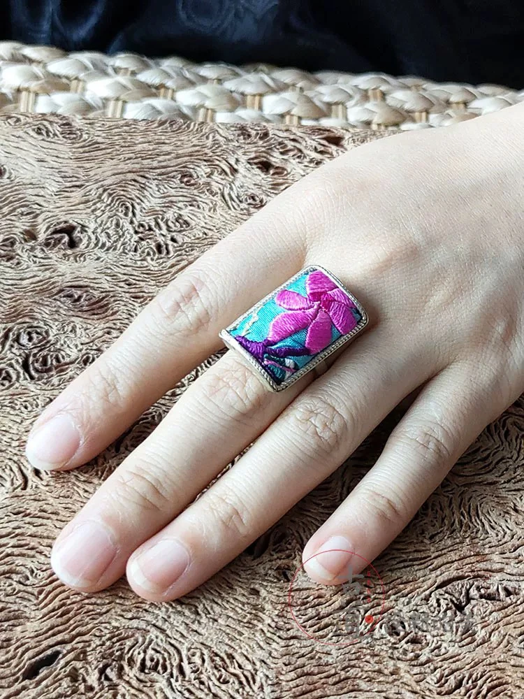 民族风老绣苗银饰品