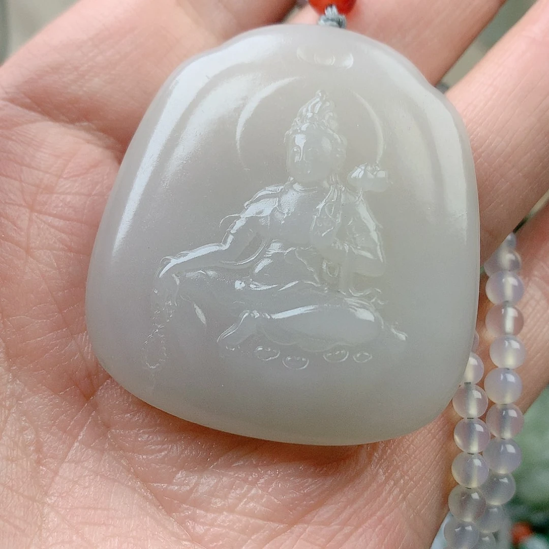 和田玉未镶嵌颈饰林**致