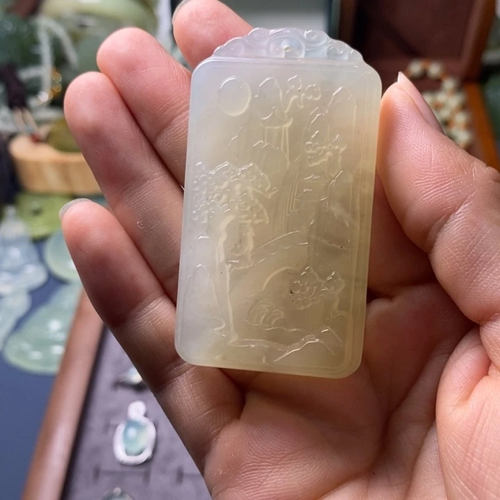 蛇纹石玉未镶嵌颈饰