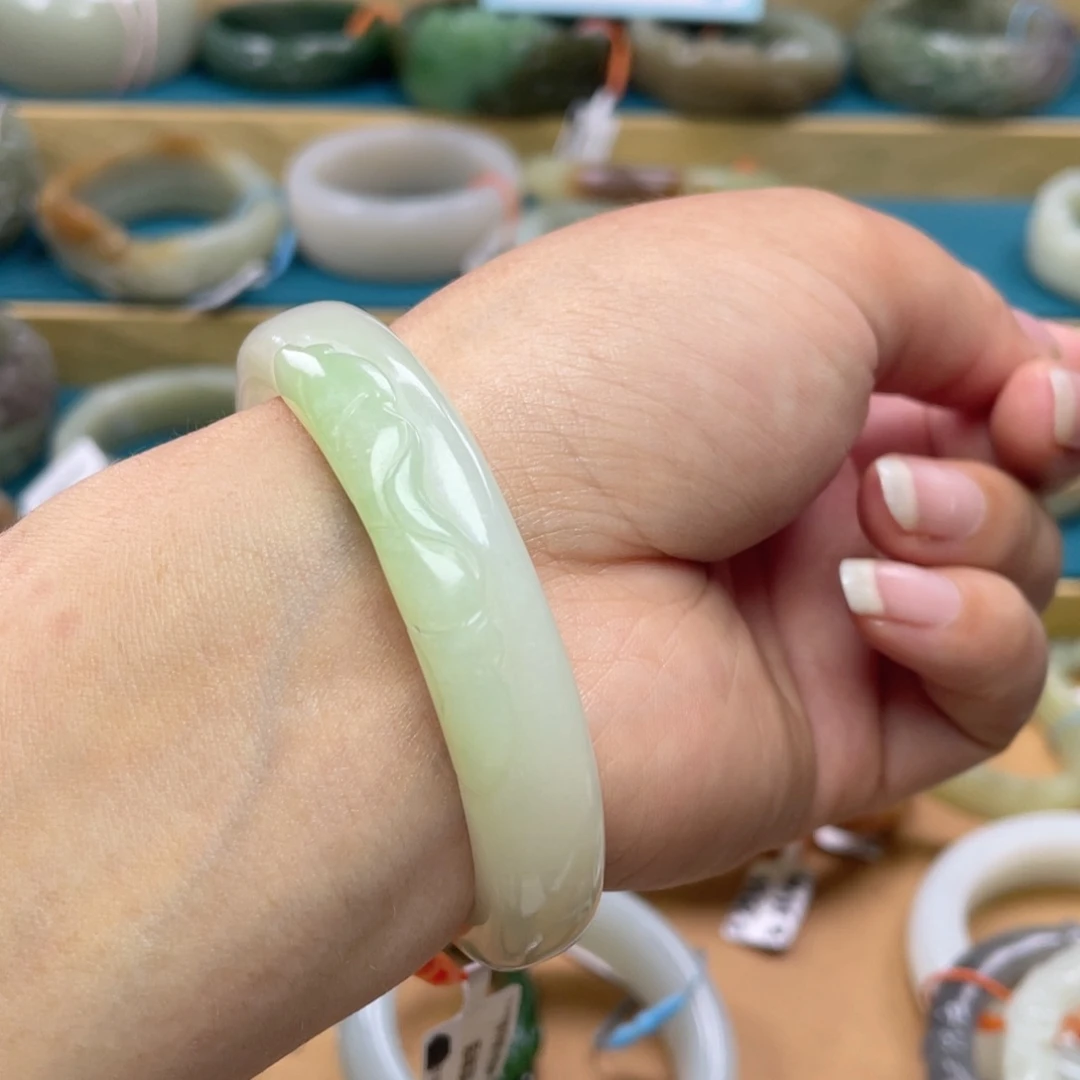 未镶嵌手镯和田玉圈口56