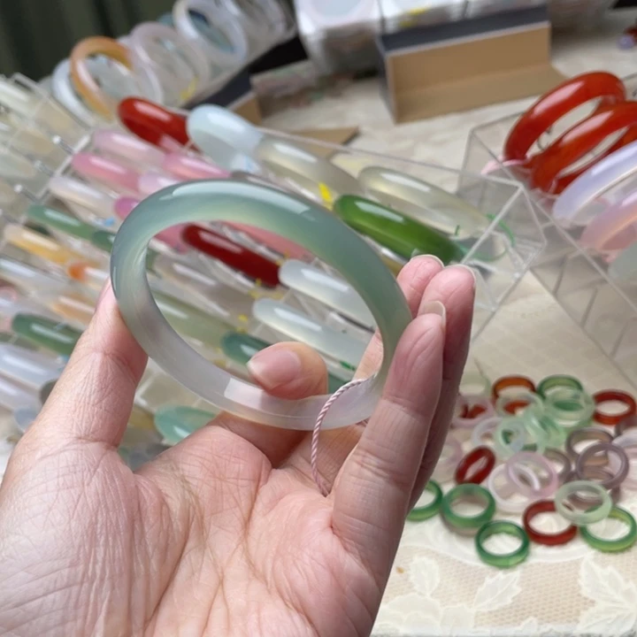 玛瑙/玉髓未镶嵌手镯58圈口