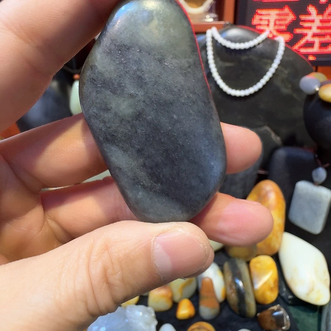 和田玉未镶嵌把件