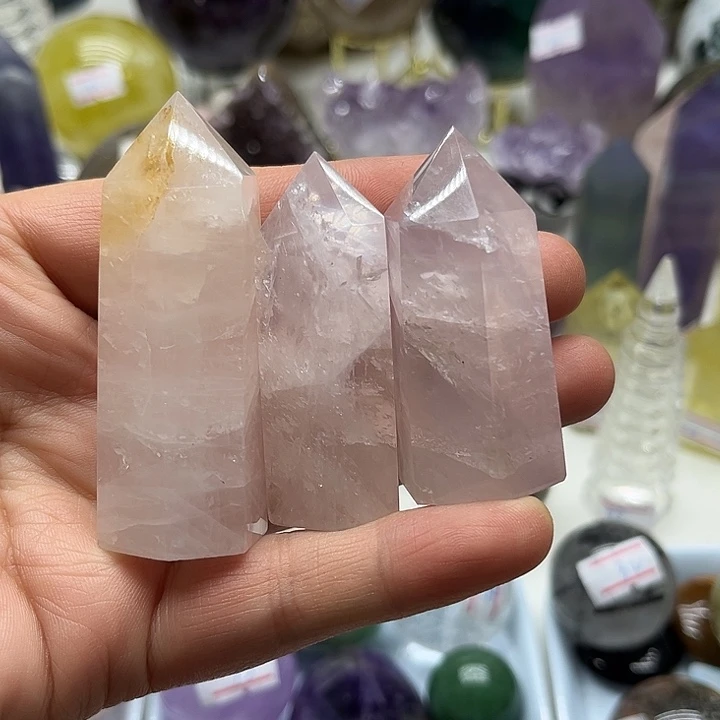 水晶珠宝半成品未镶嵌128克粉水晶柱