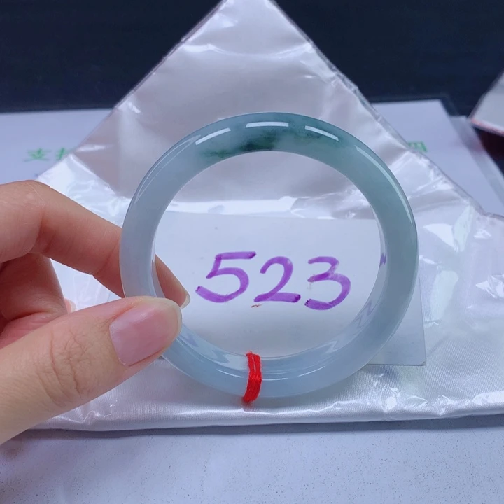 翡翠手镯未镶嵌56圈口