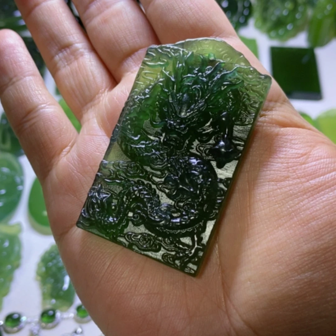 【闪购商品】蛇纹石玉颈饰未镶嵌无**春