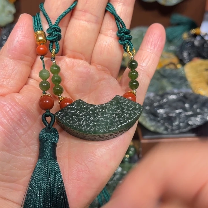 岫玉未镶嵌毛衣链