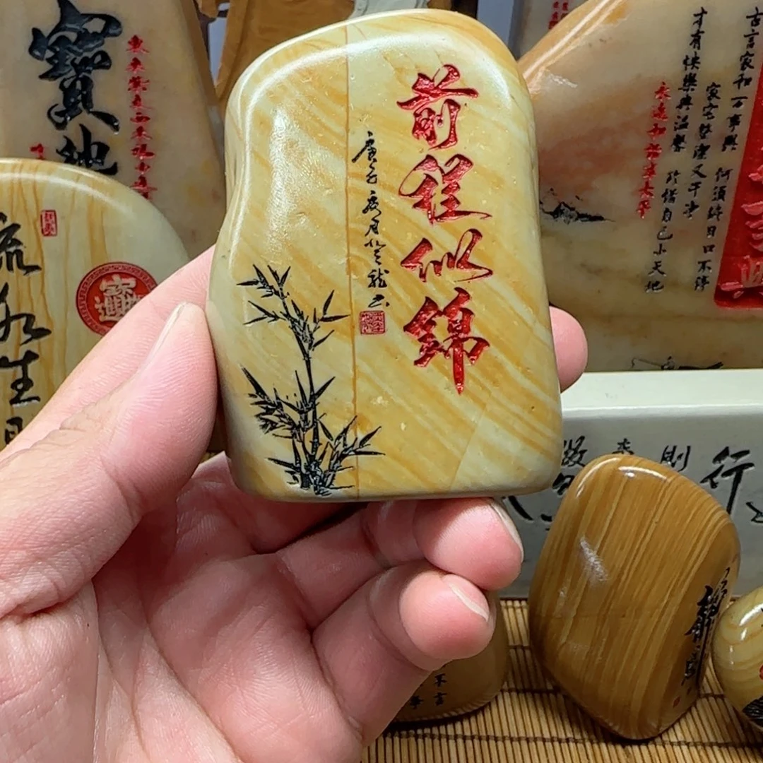 裕***作摆件石头雕刻艺术设计