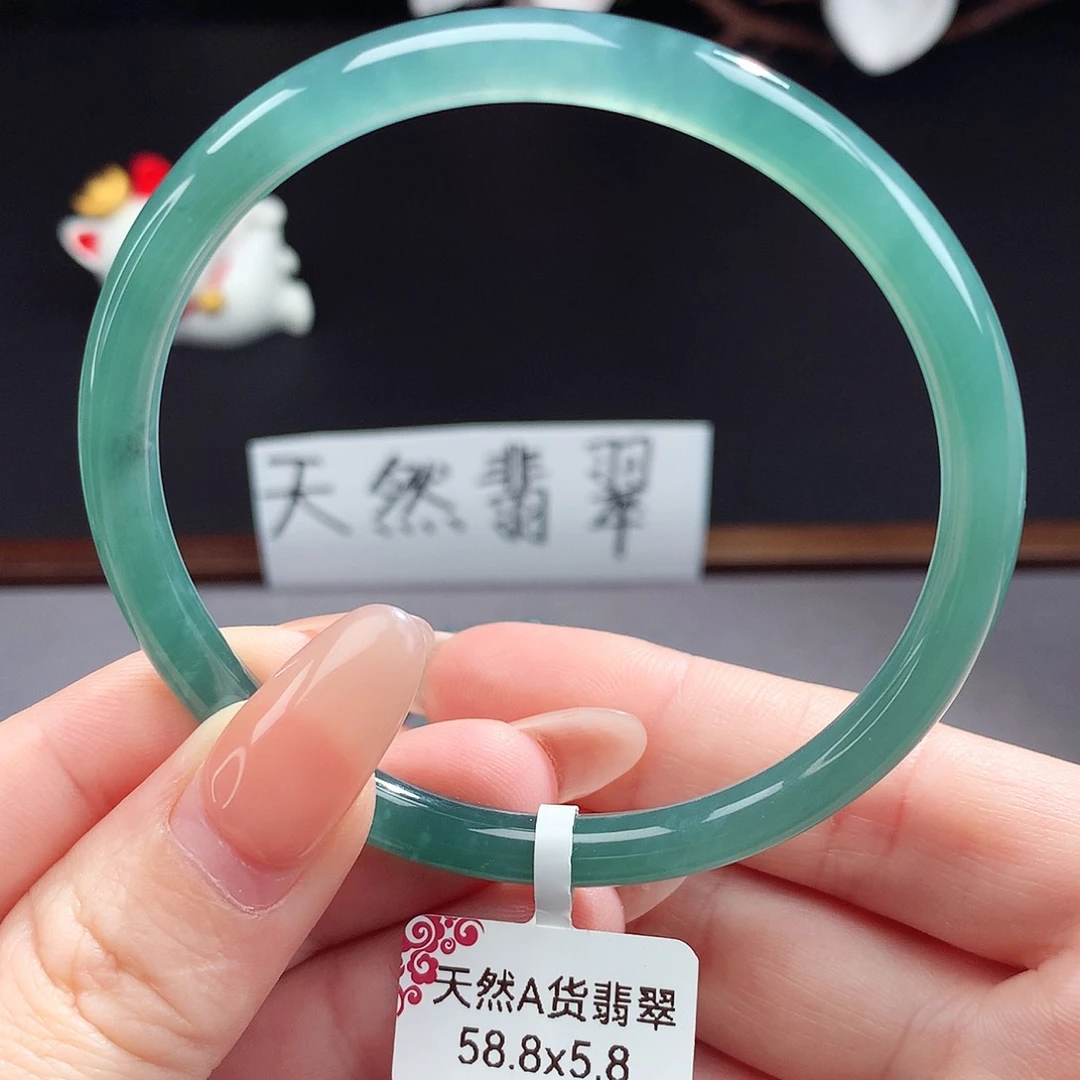 翡翠手镯（圆镯）未镶嵌