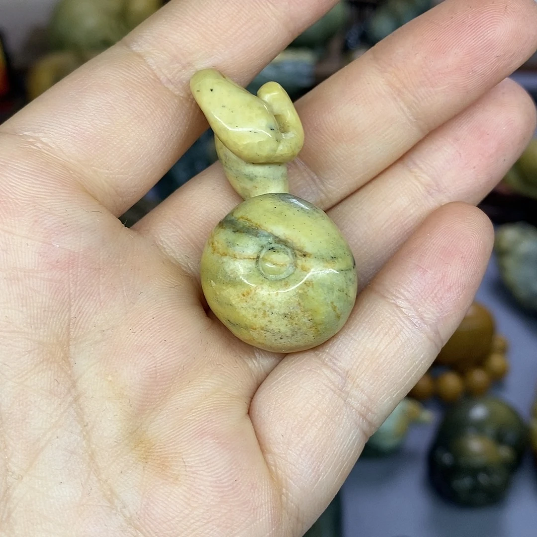 如***偉岫岩河磨玉（透闪石质玉）未镶嵌把件