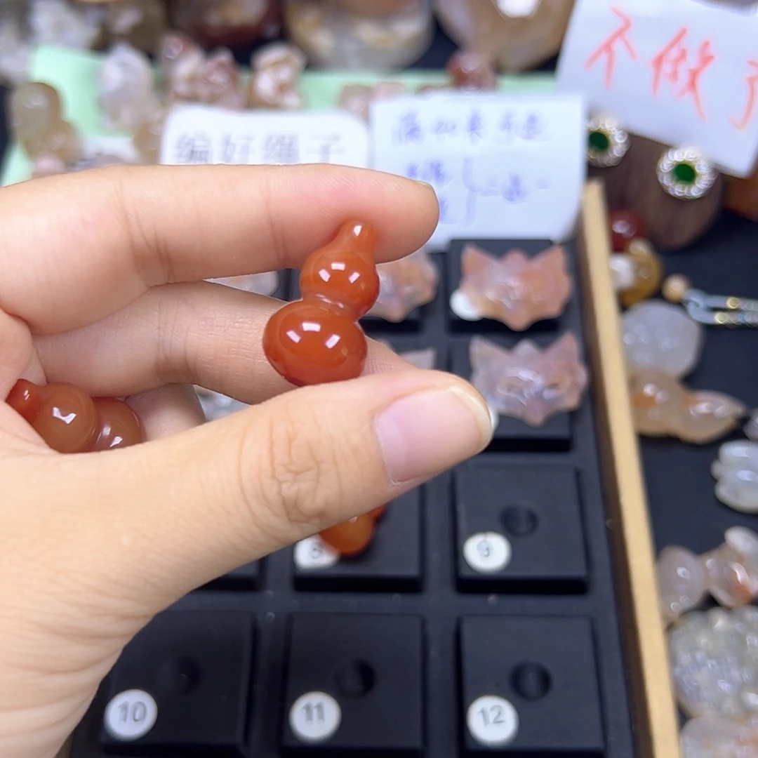 石英质玉未镶嵌吊坠(赠链)青**吖