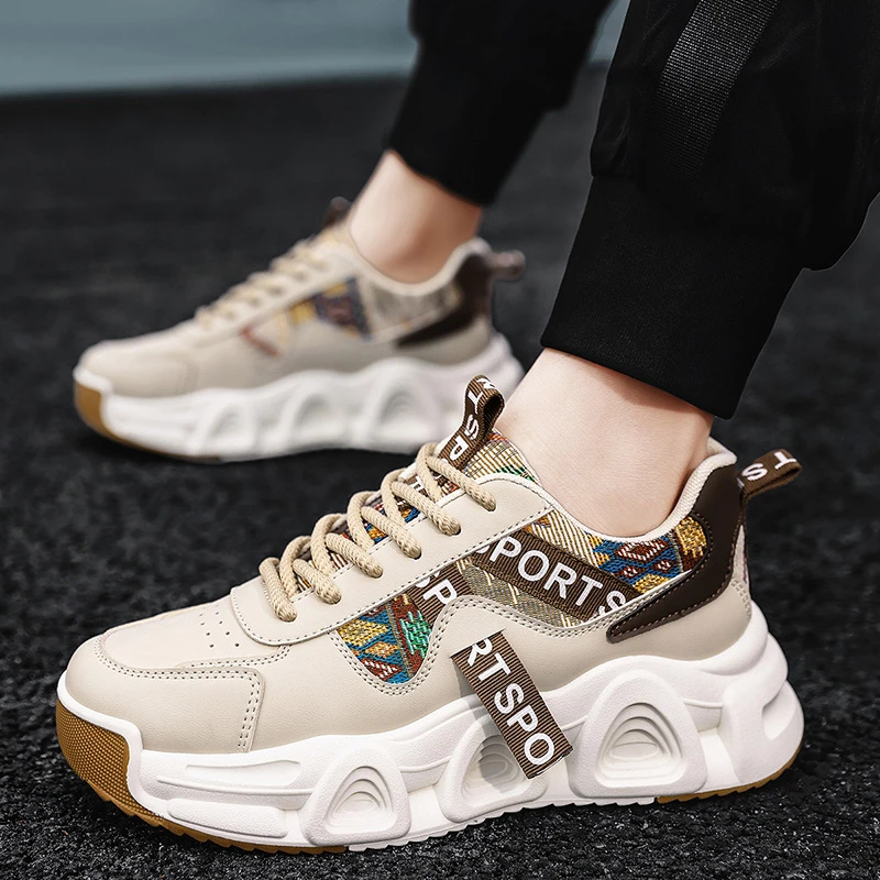 2025新款低帮男士休闲鞋百搭运动潮流厚底板鞋时尚软底舒适开车鞋