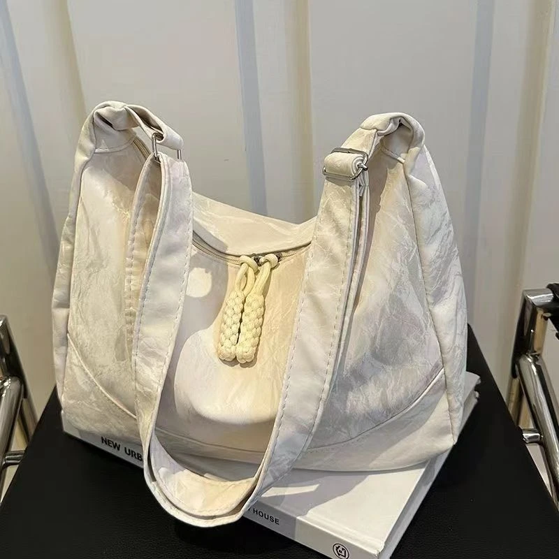 卡拉羊官方正品休闲大容量包包2024新款时尚百搭单肩包简约上课通