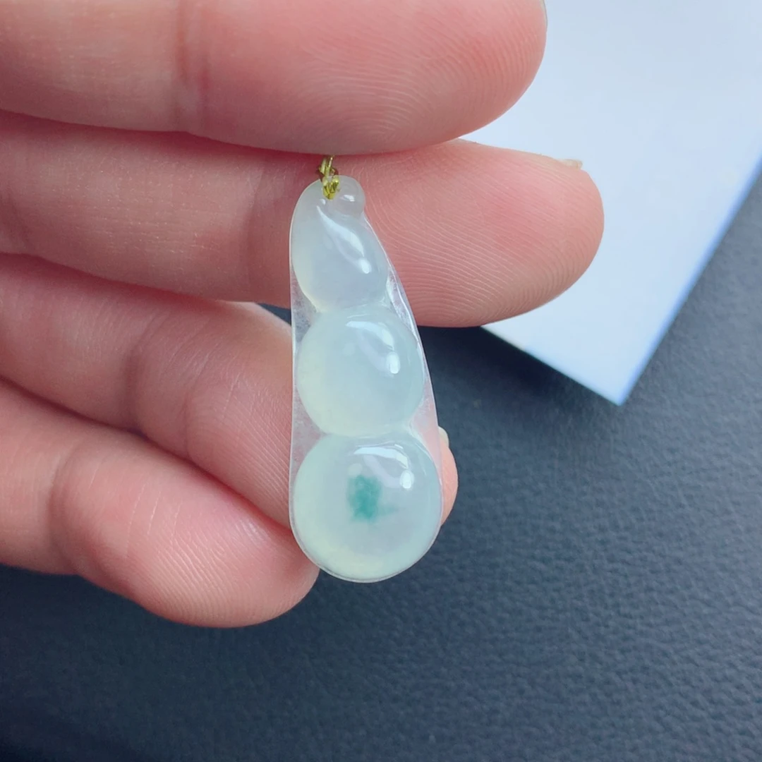 翡翠颈饰未镶嵌福豆